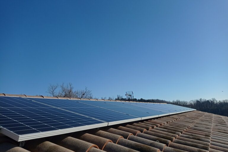 Installation panneaux photovoltaïques  4500Wc- MERCUROL VEAUNES – 26 – (Drôme)