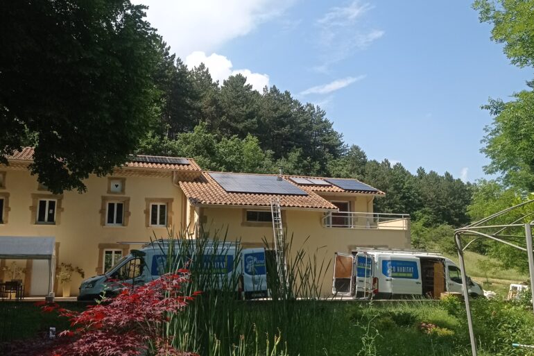 Installation panneaux photovoltaïques  9000Wc + Batterie +Secours – ST MARTIN D’AOUT- 26 – (Drôme)
