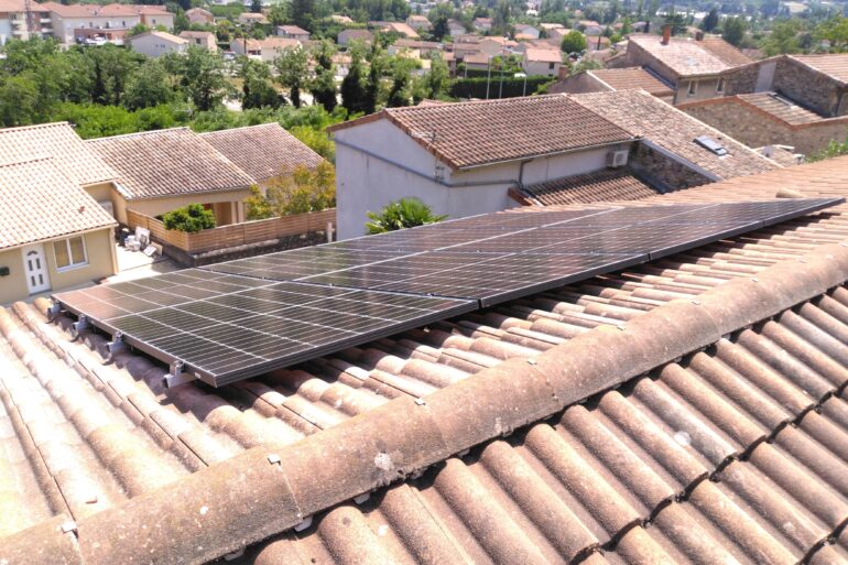 Installation panneaux photovoltaïques  3000Wc – ST JEAN DE MUZOLS- 07 – (Ardèche)